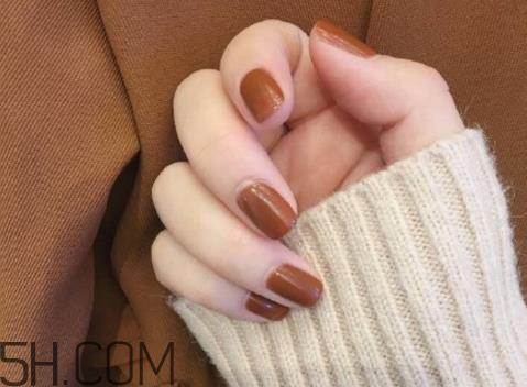 美甲后如何洗掉?秋冬焦糖色美甲图片 美甲后如何洗掉?秋冬焦糖色美甲图片