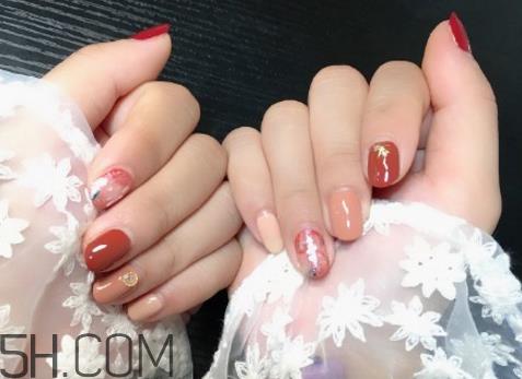 美甲后如何洗掉?秋冬焦糖色美甲图片 美甲后如何洗掉?秋冬焦糖色美甲图片