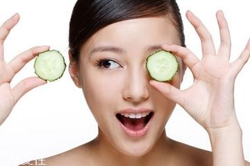 黄瓜敷脸后要用护肤品吗？