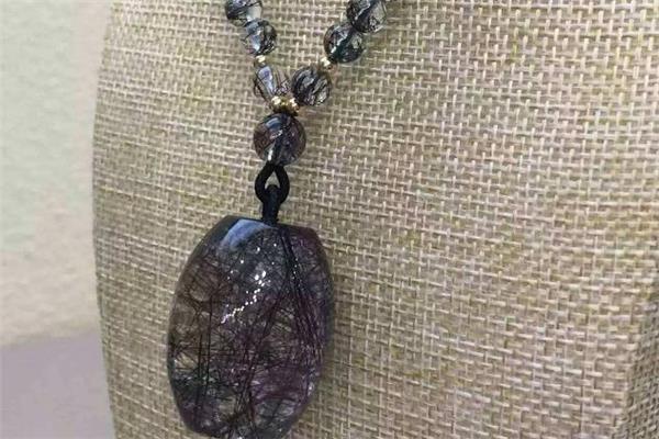 黑发晶不能和什么一起戴 黑发晶佩戴禁忌