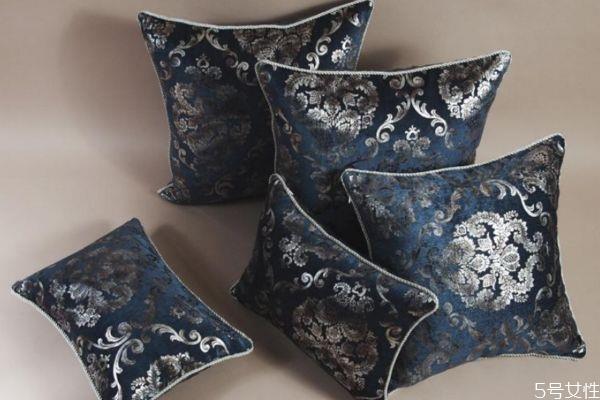 枕套怎么做漂亮实用 用废布料做枕套的方法 枕套怎么做漂亮实用 用废布料做枕套的方法
