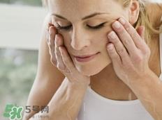 盐水洗脸对皮肤有伤害吗?盐水洗脸的功效与作用 盐水洗脸对皮肤有伤害吗?盐水洗脸的功效与作用