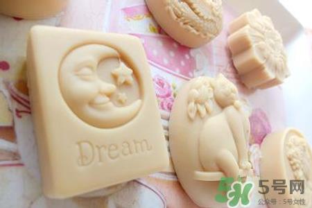 怎么用母乳做香皂?母乳香皂的制作方法 怎么用母乳做香皂?母乳香皂的制作方法