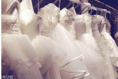 ​比较好的婚纱的牌子是什么呢 一组婚纱照要多少钱呢