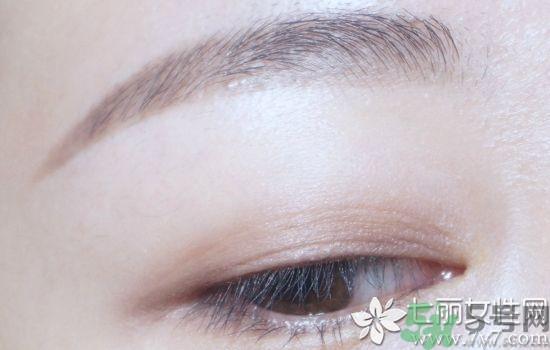 拍证件照穿什么颜色衣服好看 证件照怎么拍才好看