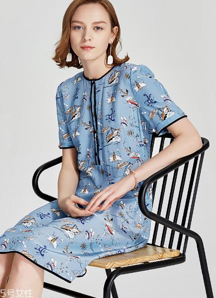 微胖女生怎么穿显瘦?微胖女生穿搭显瘦技巧 微胖女生怎么穿显瘦?微胖女生穿搭显瘦技巧