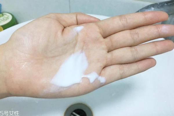 卡诗无硅油洗发水怎么样 让发丝轻盈到飞起 卡诗无硅油洗发水怎么样 让发丝轻盈到飞起