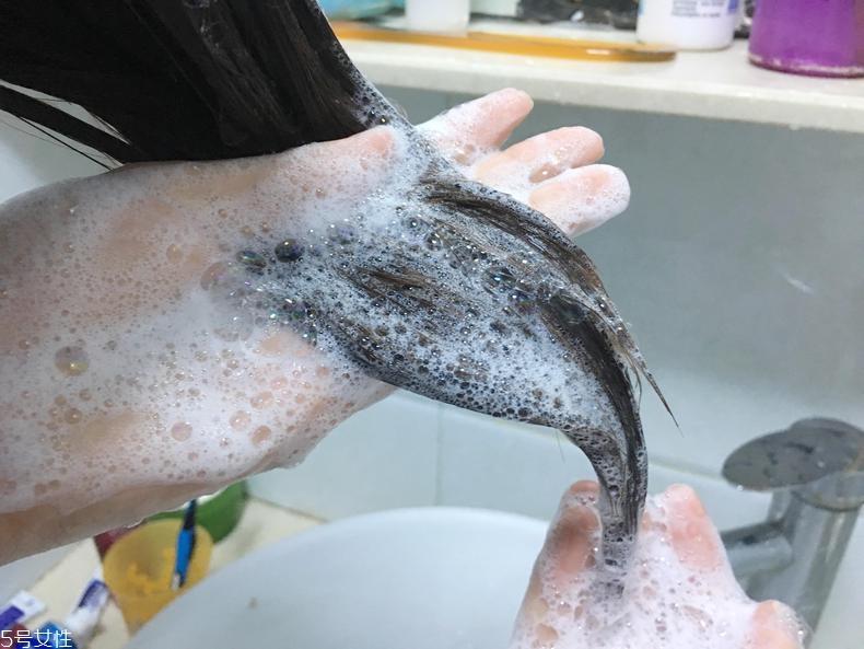 卡诗无硅油洗发水怎么样 让发丝轻盈到飞起 卡诗无硅油洗发水怎么样 让发丝轻盈到飞起