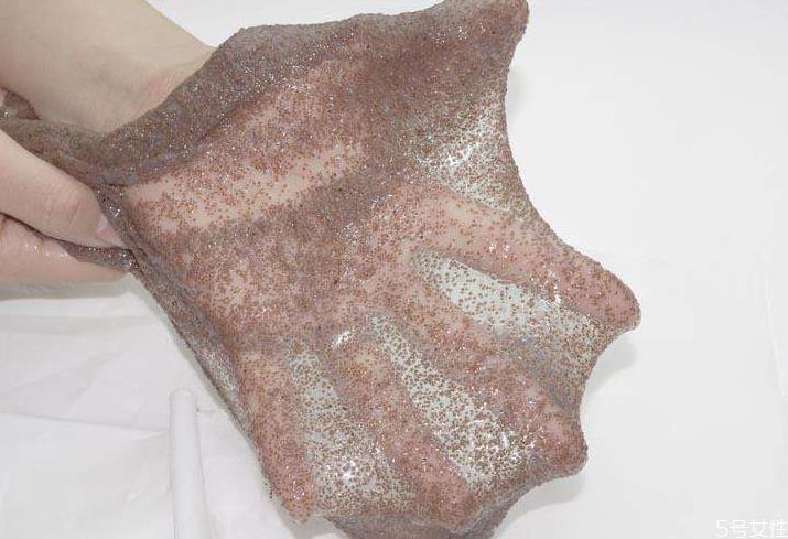 牛奶海藻面膜敷过后怎么洗 牛奶海藻面膜可以淡斑吗 牛奶海藻面膜敷过后怎么洗 牛奶海藻面膜可以淡斑吗