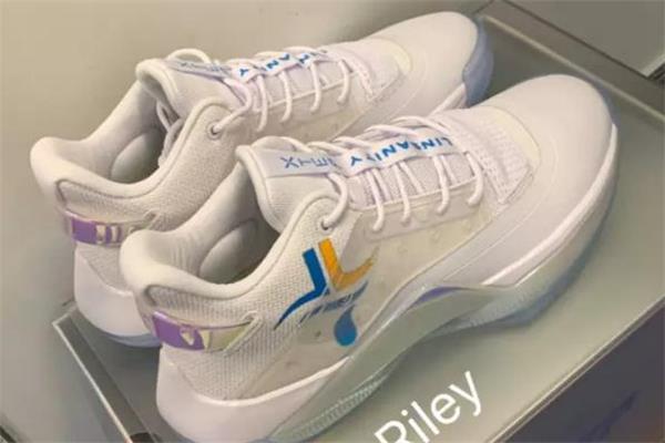 特步游云4代发售信息 特步游云4林书豪pe谍照曝光 特步游云4代发售信息 特步游云4林书豪pe谍照曝光