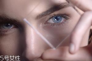 雅诗兰黛精华液的正确使用方法 雅诗兰黛精华液的正确使用方法