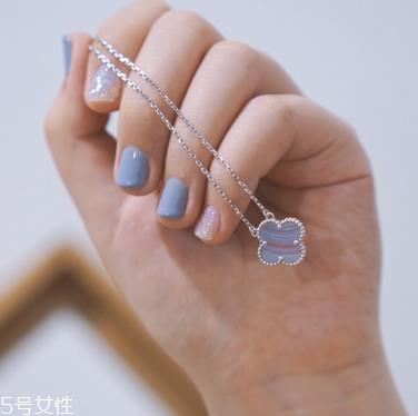 玉髓吊坠什么颜色的好 颜色这样挑选 玉髓吊坠什么颜色的好 颜色这样挑选