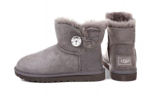 雪地靴怎么选尺码 购买雪地靴的注意事项 雪地靴怎么选尺码 购买雪地靴的注意事项