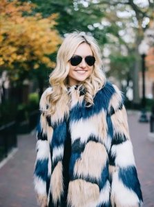 女人再穷也要舍得打扮!今年流行的皮草时尚显气质,贵气十足