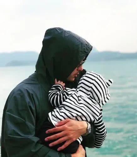 张智霖爱妻,余文乐宠子,他们才是娱乐圈好男人的楷模