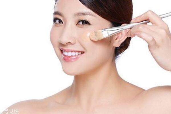 油皮适合用定妆喷雾吗 适合油皮使用的定妆喷雾 油皮适合用定妆喷雾吗 适合油皮使用的定妆喷雾