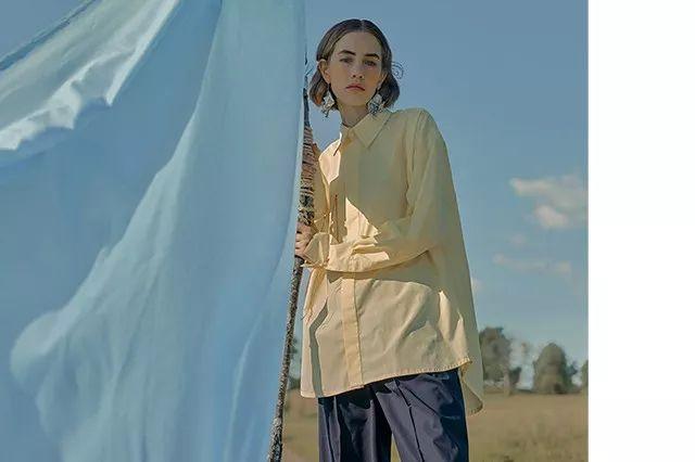 章泽天被曝离婚:不图你钱的女人,才是傻子!