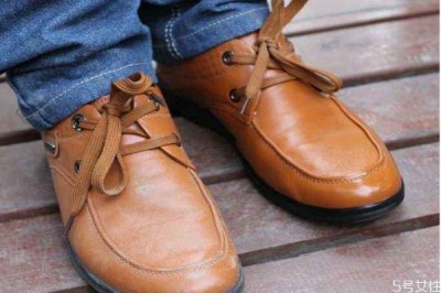 ​皮鞋有什么缺点吗 皮鞋可以水洗吗