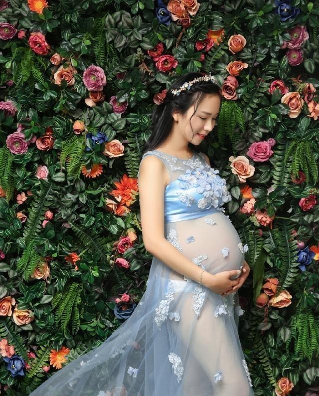 女富豪倒追奥运冠军3年,曾包下商场大屏幕求婚,抱娃举办婚礼