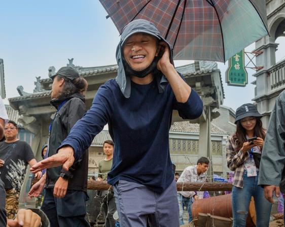 《新喜剧之王》捧红鄂靖文，颜值堪称最低，周星驰为何翻她的牌？