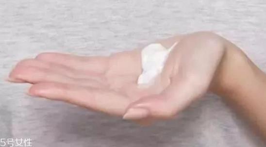 卸妆乳适合什么皮肤用 卸妆乳应该这样选 卸妆乳适合什么皮肤用 卸妆乳应该这样选