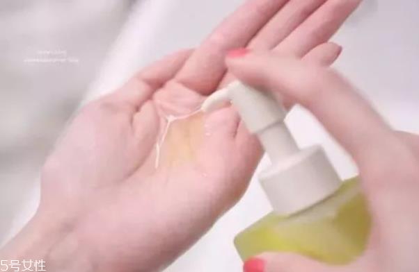 卸妆乳适合什么皮肤用 卸妆乳应该这样选 卸妆乳适合什么皮肤用 卸妆乳应该这样选