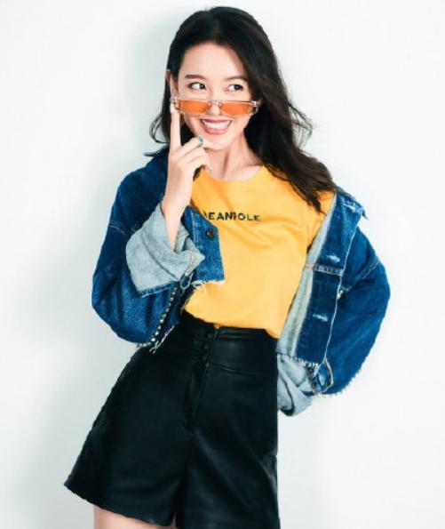 18岁蒋依依身材极好,好身材惹人羡慕,难怪从小红到大