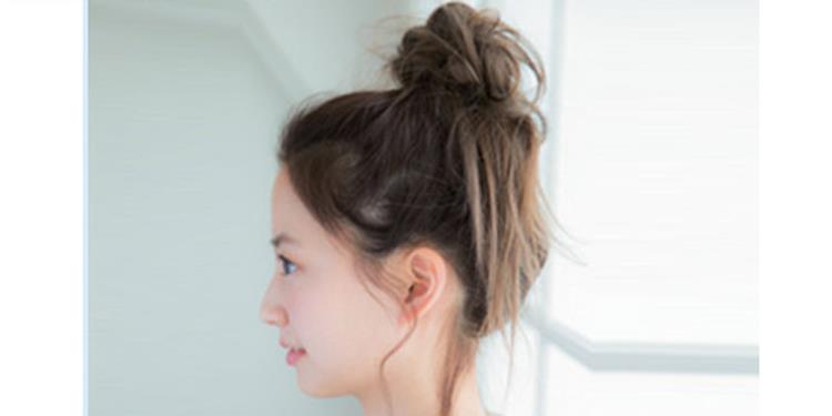 怎样扎凌乱丸子头 蓬松凌乱丸子头扎法步骤图解 怎样扎凌乱丸子头 蓬松凌乱丸子头扎法步骤图解