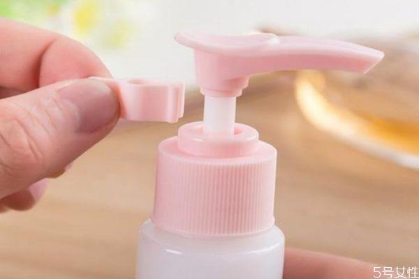 按压式乳液怎么用干净 按压式瓶底部怎么用完 按压式乳液怎么用干净 按压式瓶底部怎么用完