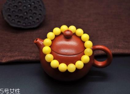 蜜蜡手串怎么盘?蜜蜡手串盘玩技巧 蜜蜡手串怎么盘?蜜蜡手串盘玩技巧