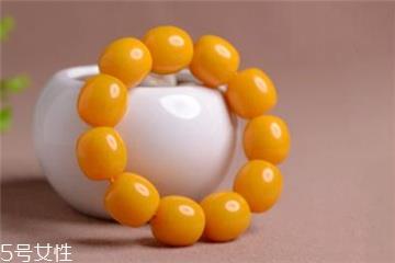 蜜蜡手串怎么盘?蜜蜡手串盘玩技巧 蜜蜡手串怎么盘?蜜蜡手串盘玩技巧