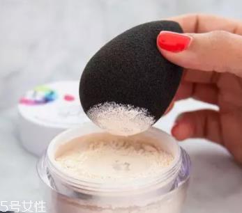 美妆蛋用前要沾湿吗?美妆蛋不能直接用 美妆蛋用前要沾湿吗?美妆蛋不能直接用