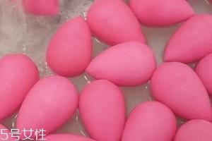 美妆蛋用前要沾湿吗?美妆蛋不能直接用 美妆蛋用前要沾湿吗?美妆蛋不能直接用
