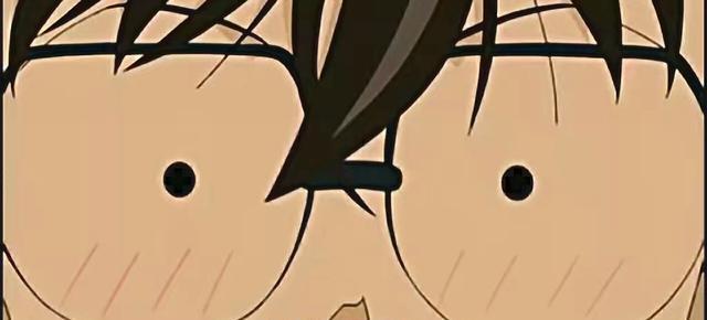 没想到柯南那么色?居然经不起小兰的泳装诱惑!