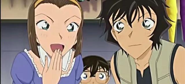 没想到柯南那么色?居然经不起小兰的泳装诱惑!