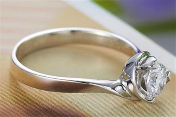 乐维斯钻戒怎么定制 线上线下均可