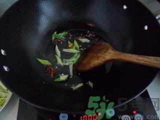 韭黄是怎么长出来的？韭黄是怎么种出来的？