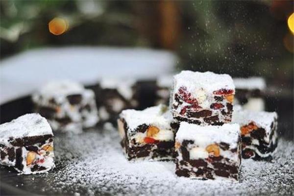 奥利奥雪花酥的做法 步骤很简单 奥利奥雪花酥的做法 步骤很简单