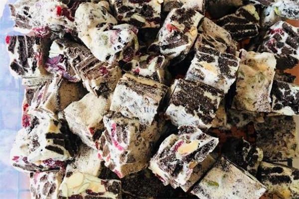 奥利奥雪花酥的做法 步骤很简单 奥利奥雪花酥的做法 步骤很简单