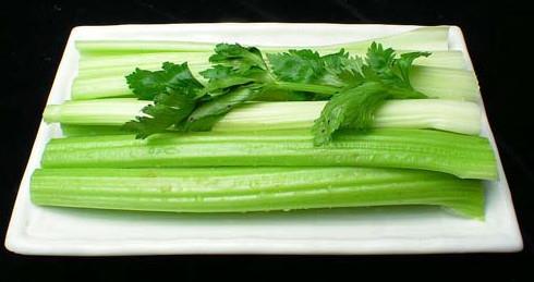 西芹是芹菜吗？西芹和芹菜的区别