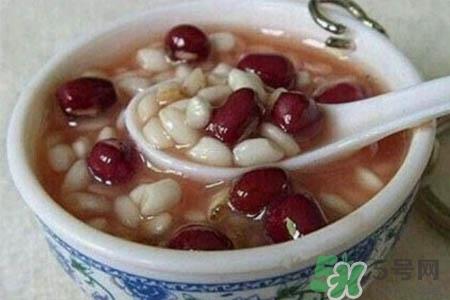 冬天可以喝红豆薏米粥吗？冬天喝红豆薏米粥好吗？