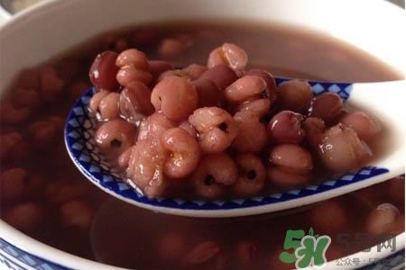 冬天可以喝红豆薏米粥吗？冬天喝红豆薏米粥好吗？
