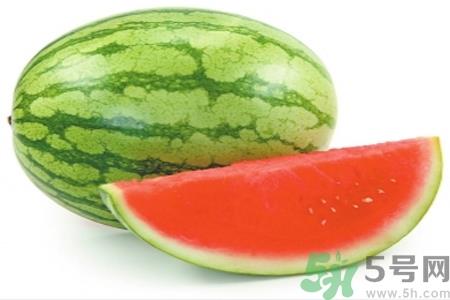口腔溃疡可以吃西瓜吗？口腔溃疡能不能吃西瓜？