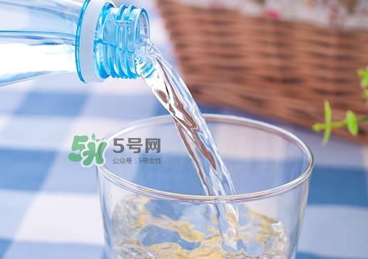 苏打水一天喝多少最好?苏打水每天喝多少合适? 苏打水一天喝多少最好?苏打水每天喝多少合适?