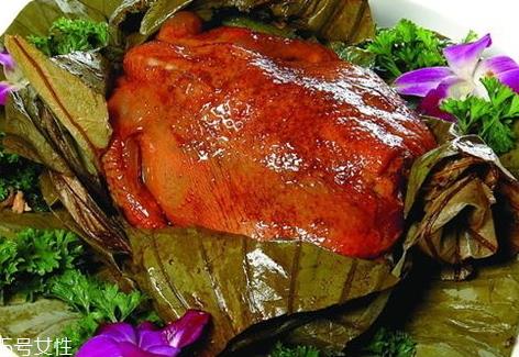 叫花鸡用什么鸡 三黄鸡鸡肥鲜嫩 叫花鸡用什么鸡 三黄鸡鸡肥鲜嫩