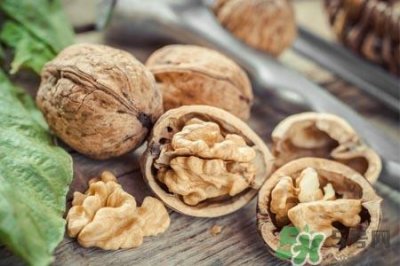 ​吃核桃能补脑吗？吃核桃为什么能补脑？