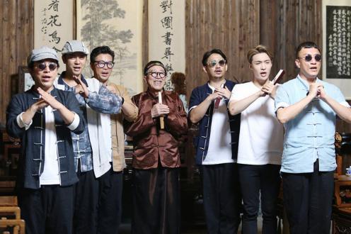 邓超晒跑男大合照，网友：《极限挑战》差不多该录制了吧？