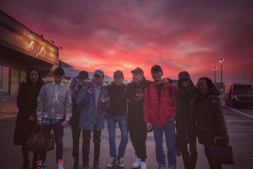 邓超晒跑男大合照，网友：《极限挑战》差不多该录制了吧？