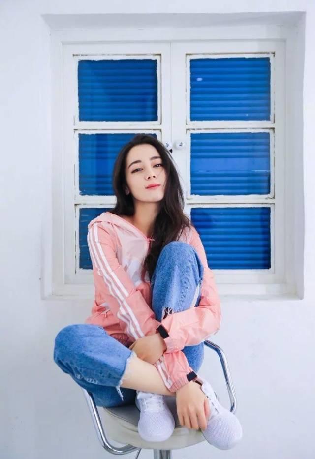 迪丽热巴素颜被爆整容?!这张图告诉你她到底有没有整!!