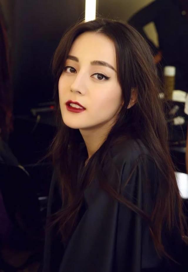 迪丽热巴素颜被爆整容?!这张图告诉你她到底有没有整!!